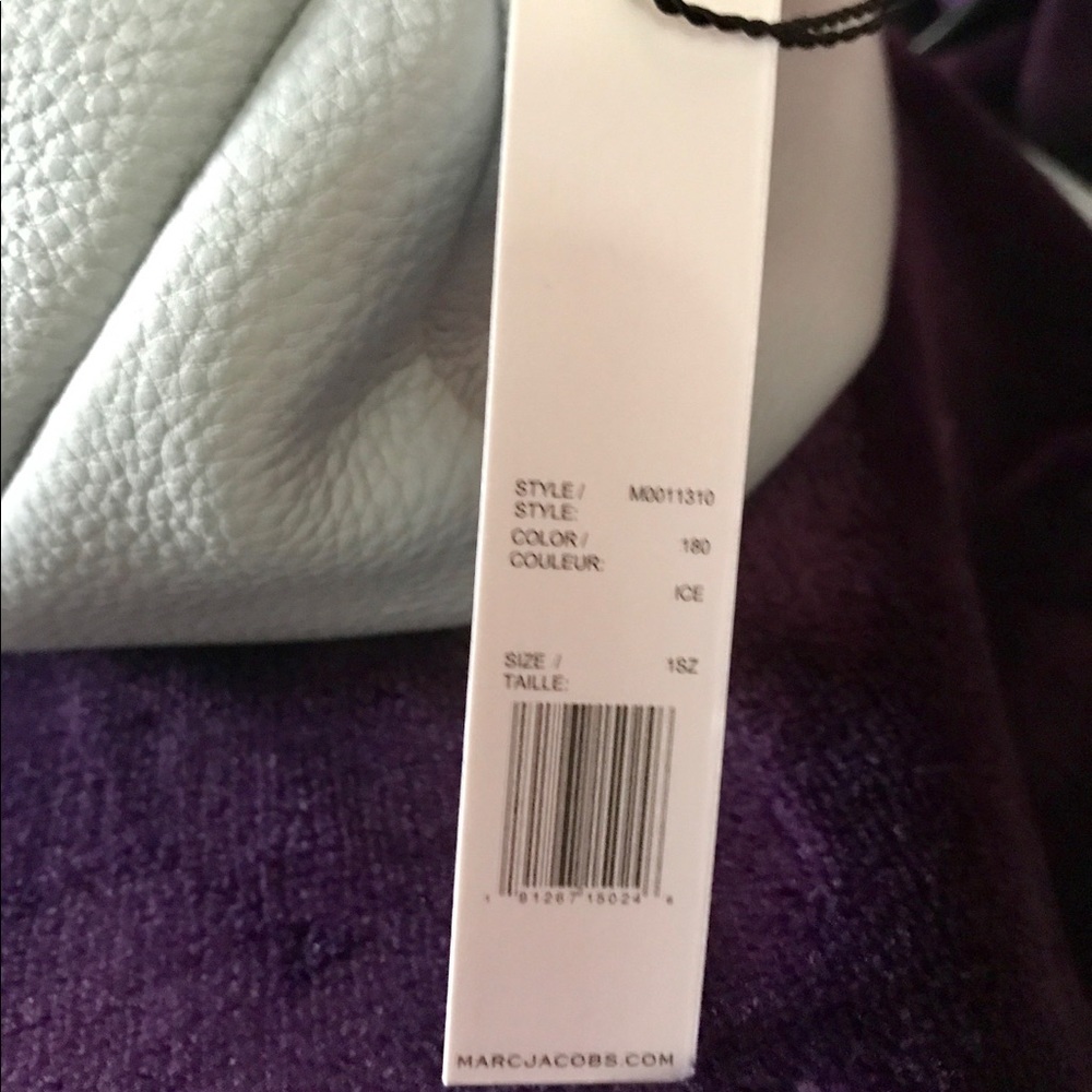 Marc Jacobs Classic Leather Messenger Bag - Picture 8 of 8